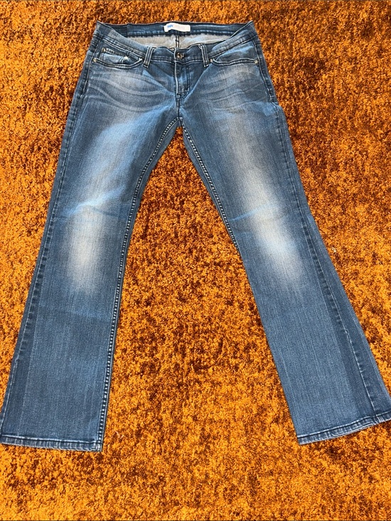 Levi's Denim - Levi's Women's Boot Cut Jeans in Faded Blue Denim